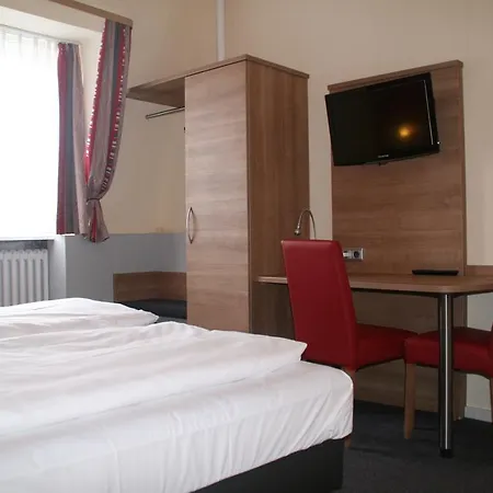 Cafe Lieb Hotell 3*