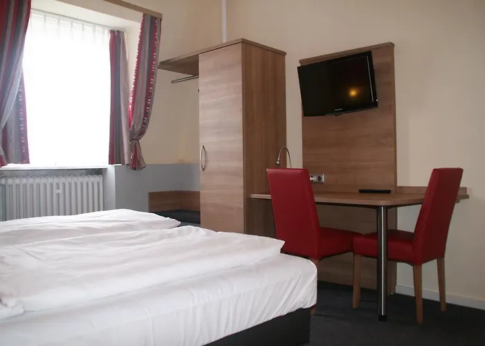 Cafe Lieb מלון 3*